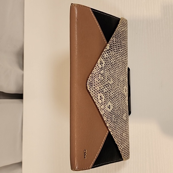 Chloe Long Envelope Wallet With Authenticity Card - Picture 4 of 16